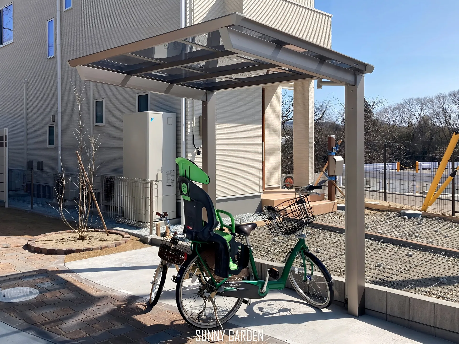 🚲大切な自転車を雨や日差しから守る、シンプルで使いやすいサイ...