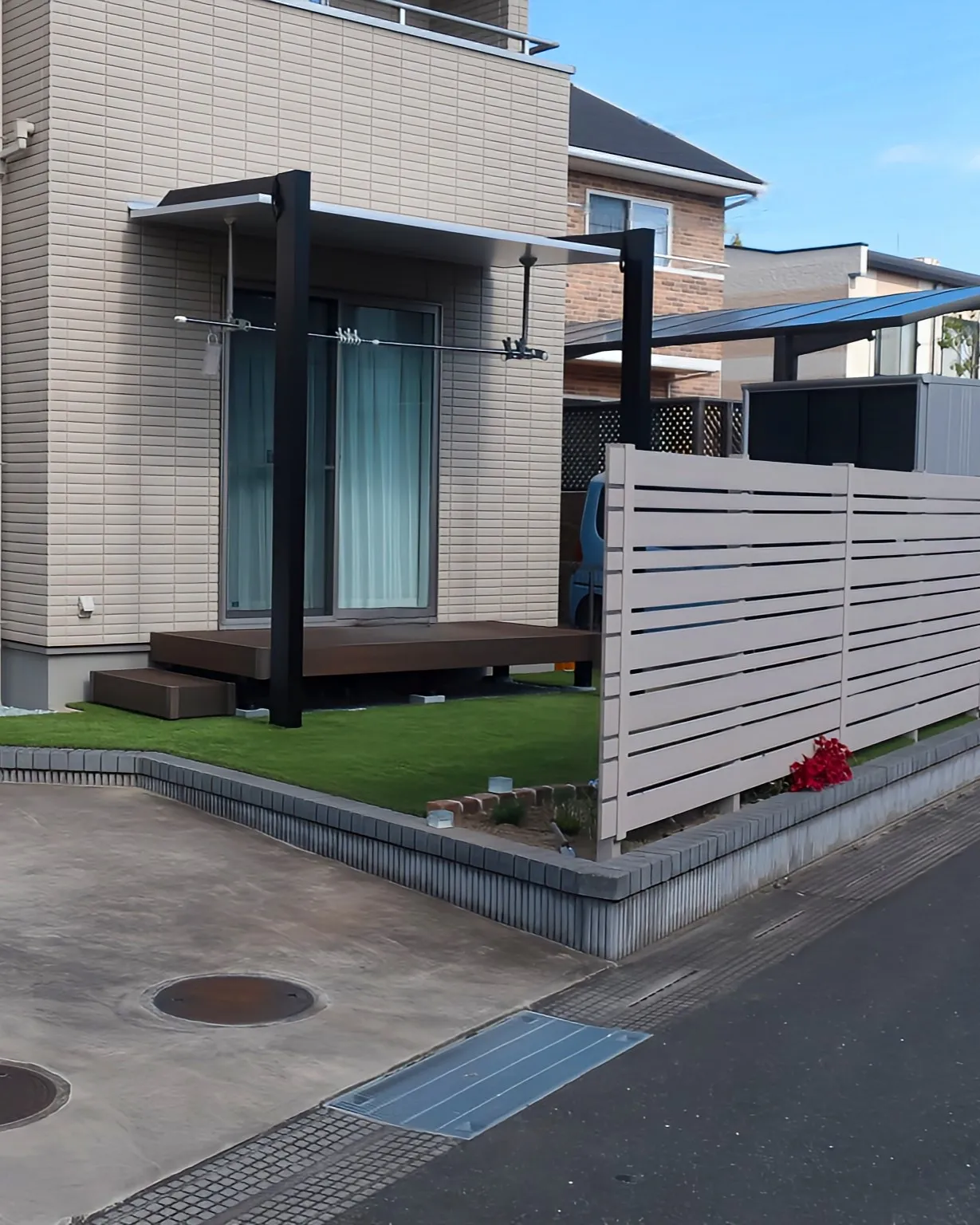 手つかずだったお庭が、明るく楽しい空間に生まれ変わりました🌞